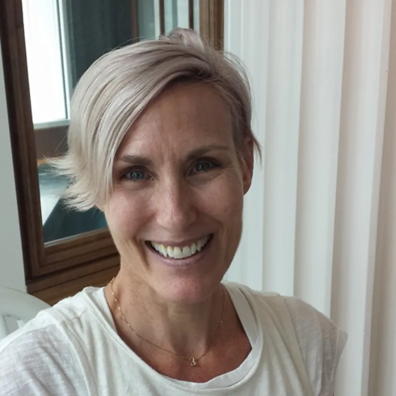 ViAna Brower, stylist and owner of Vibe Hair Studio